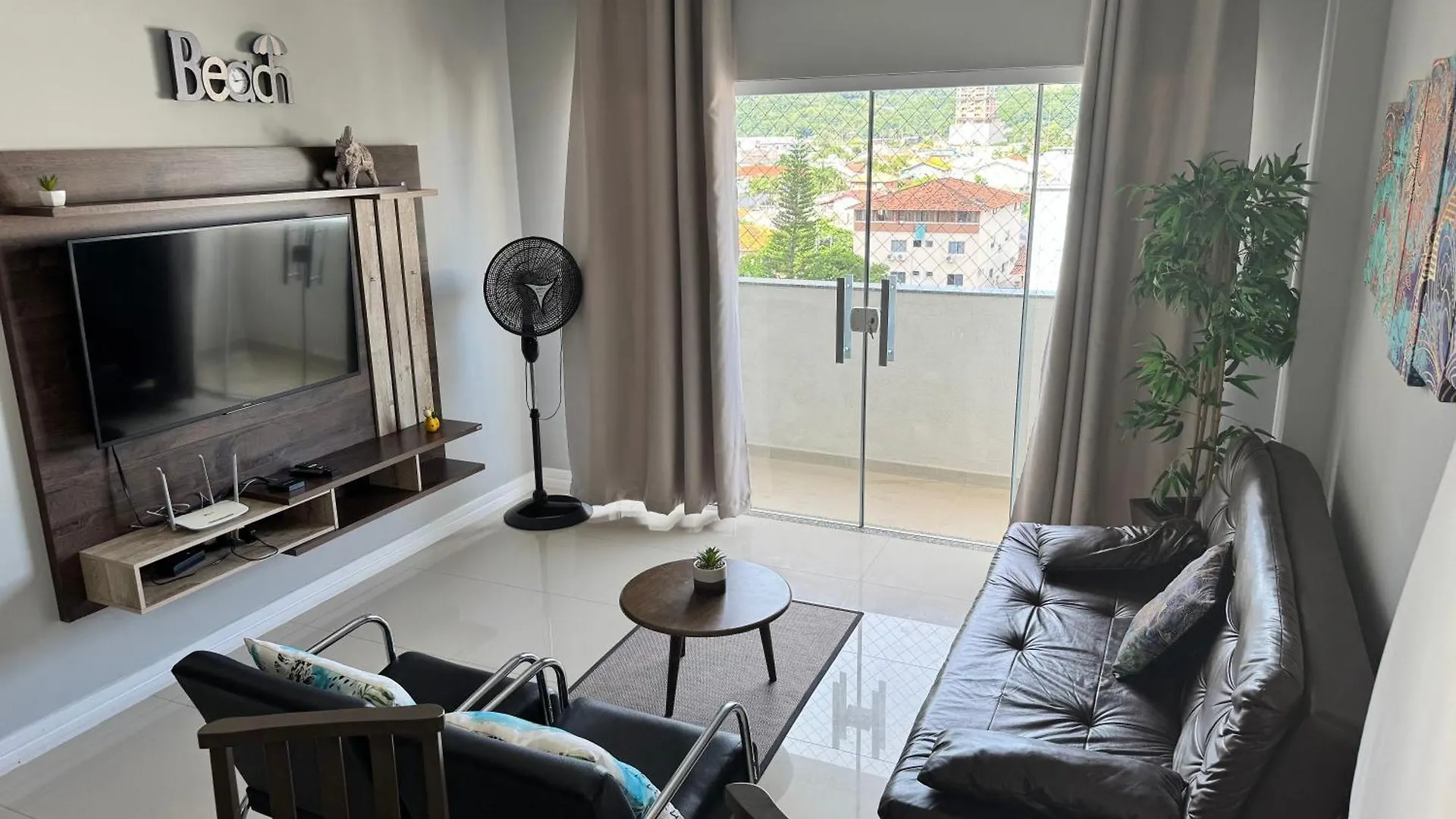 150M Da Praia Pereque, 3 Quartos, Amplo E Aconchegante location